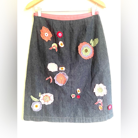 BODEN Denim Floral Appliqué Midi Skirt Artsy Patched Size 10R- EUC - Picture 1 of 13